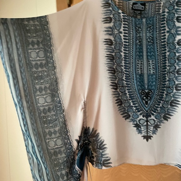 Top - Picture 2 of 3